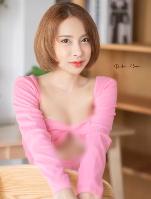 Hiện tại, tính riêng trên Facebook và IG, Thanaporn Onseng có khoảng hơn 1,4 triệu người theo dõi, cô nàng tin rằng hướng đi của mình là đúng đắn, thích hợp.