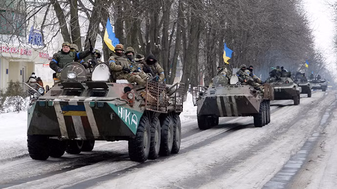 Đoàn xe bọc thép của Quân đội Ukraine ở miền đông.