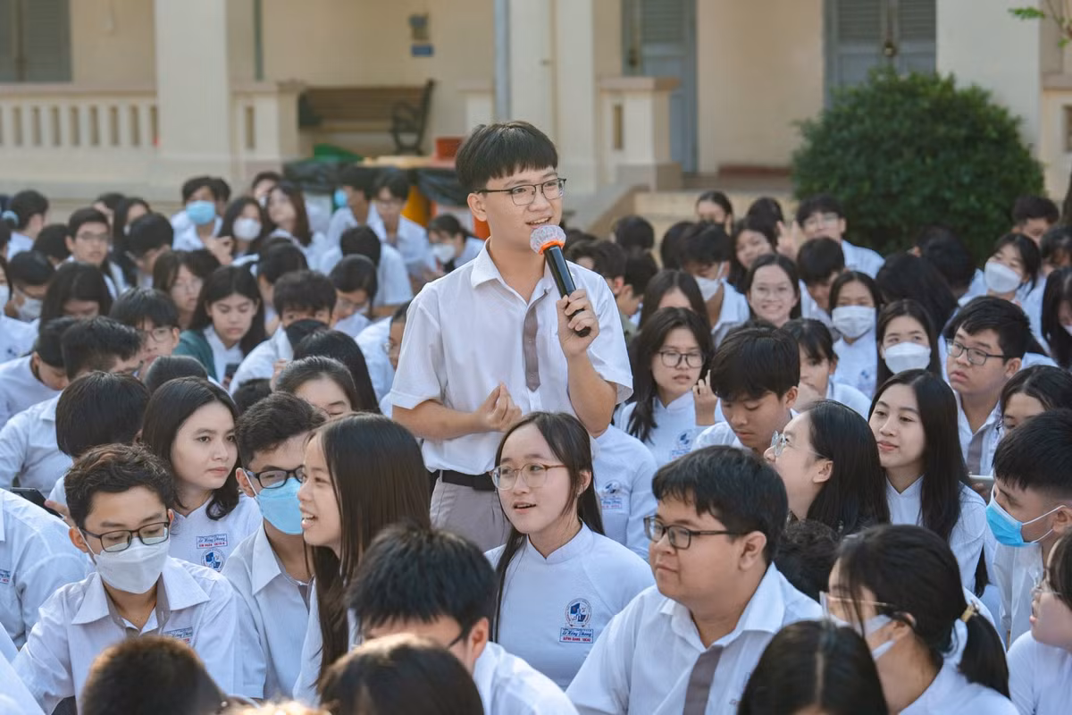 Hang nghin hoc sinh ca nuoc hao huc tim hieu cuoc thi Tieng noi Xanh-Hinh-6