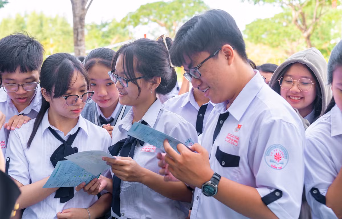 Hang nghin hoc sinh ca nuoc hao huc tim hieu cuoc thi Tieng noi Xanh-Hinh-10