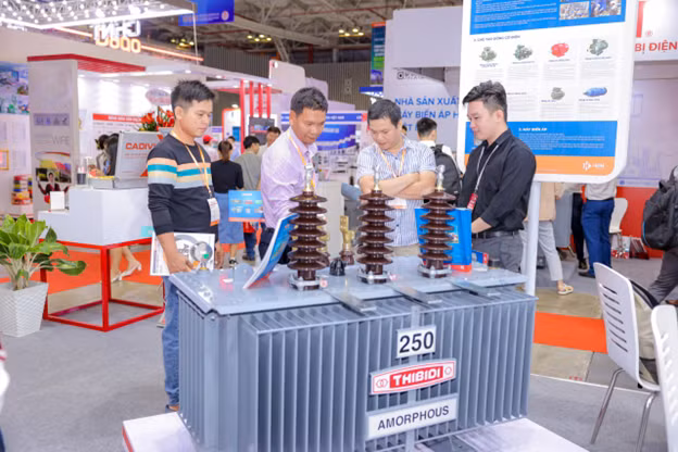 Gian hang cua GELEX Electric tai trien lam ETE & Enertec Expo 2023 hut khach tham quan-Hinh-3