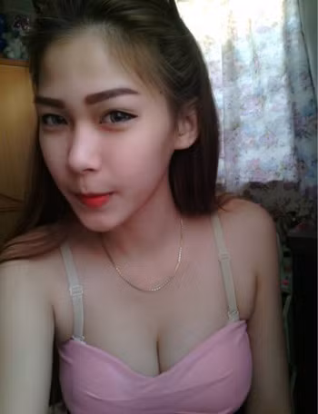 Ngoài ra Mint cũng ấp ủ mong muốn được học đại học, tiếp tục ước mơ học vấn phải bỏ dở trước đây do gia đình quá nghèo.