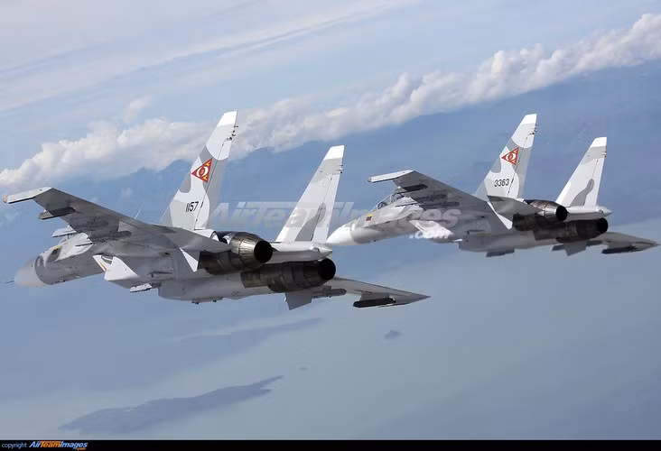 Tuy nhiên trong quá trình hoạt động tác chiến, một chiếc Su-30MK2 của Venezuela đã gặp nạn trong chiến dịch truy quét buôn lậu ma túy. Sự việc này khiến số lượng máy bay Su-30MK2 của Venezuela chỉ còn 23 chiếc.