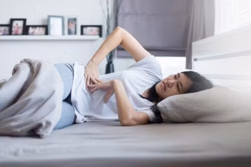 Sáng có 3 dấu hiệu này, chị em khám tử cung ngay còn kịp - Hình 2 Sang co 3 dau hieu nay, chi em kham tu cung ngay con kip-Hinh-2