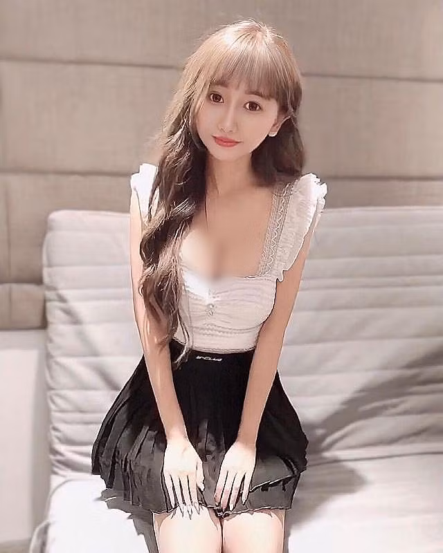 Nhiều fan hâm mộ của Tiểu Tiểu cho rằng, cô nàng chẳng khác nào một cô búp bê xinh đẹp.