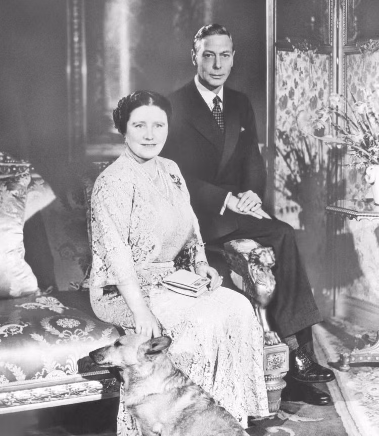 Năm 1948, Hoàng đế George VI và Nữ hoàng Elizabeth kỷ niệm 25 năm ngày cưới.
