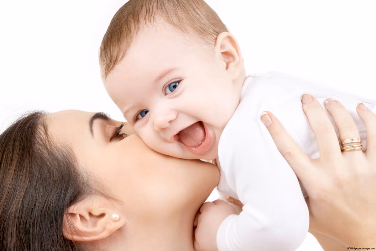 Bố mẹ muốn con gái xinh đẹp, dễ thương, được nhiều người yêu mến có thể lựa chọn những cái tên như: Kiều, Diễm, Mỹ, Tú, Hoa, Quỳnh, Hương... Thông tin chỉ mang tính chất tham khảo.