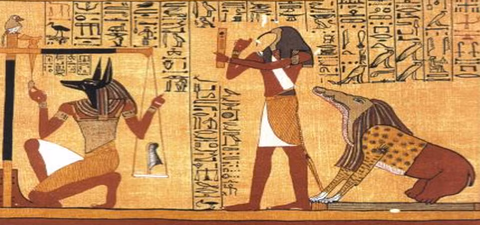 Có nhiều vị thần Ai Cập xuất hiện trong Cuốn sách của người chết như thần Chết Anubis. Mỗi vị thần có vai trò khác nhau trong chuyến hành trình sang thế giới bên kia của người chết.