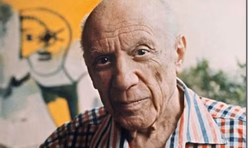 Khi mới chào đời, người đỡ đẻ cho rằng danh họa Pablo Picasso bị chết yểu sau khi mẹ ông có ca sinh nở khá khó. May mắn khi đó, bác sĩ có tên Don Salvador đồng thời là bác của Picasso đã cứu sống danh họa tài năng này nhờ thói quen nghiện thuốc lá. Cụ thể, khi ông nhả khói thuốc lá vào mặt Picasso, khuôn mặt người cháu trai có biểu hiện khó chịu và ngay lập tức bật khóc.