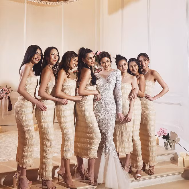 Cư dân mạng Thái Lan cũng như Việt Nam thêm một lần nữa phát sốt vì vẻ đẹp rạng ngời của hội bạn thân cực phẩm.