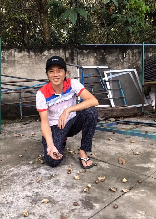 Hoài Linh cho biết, vì có một tuổi thơ vất vả nên anh rất trân trọng những gì tổ nghiệp ban tặng và tình thương của khán giả.