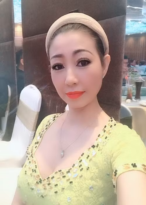 “Ở đây, nghệ sĩ Hoài Linh không sai, chị Hằng cũng không sai, người sai là ông Võ Hoàng Yên, Hà My rất ủng hộ chị Hằng, vì một mình phải đối mặt với chỉ trích từ nhiều người", Hà My nói. Ảnh: Dân Việt