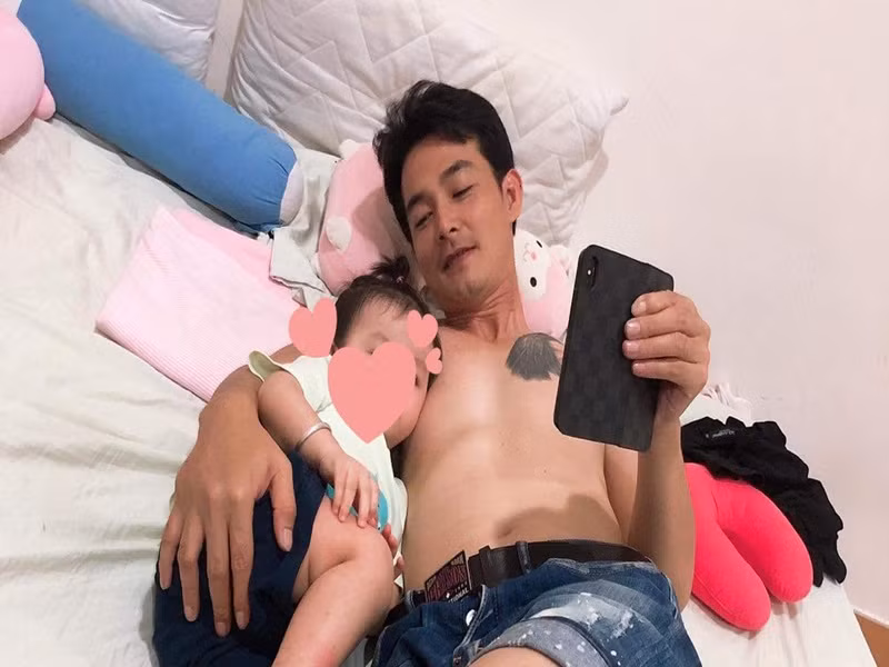 Quách Ngọc Ngoan dường như rất chiều chuộng con gái.