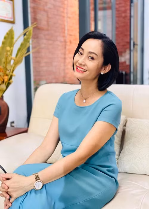 Từ năm 2015 đến nay, Hạnh Thúy là ủy viên Ban chấp hành Hội Điện ảnh TP HCM, tham gia giảng dạy tại trường Đại học Sân khấu - Điện ảnh TP HCM (từ tháng 10/2020 đến nay).