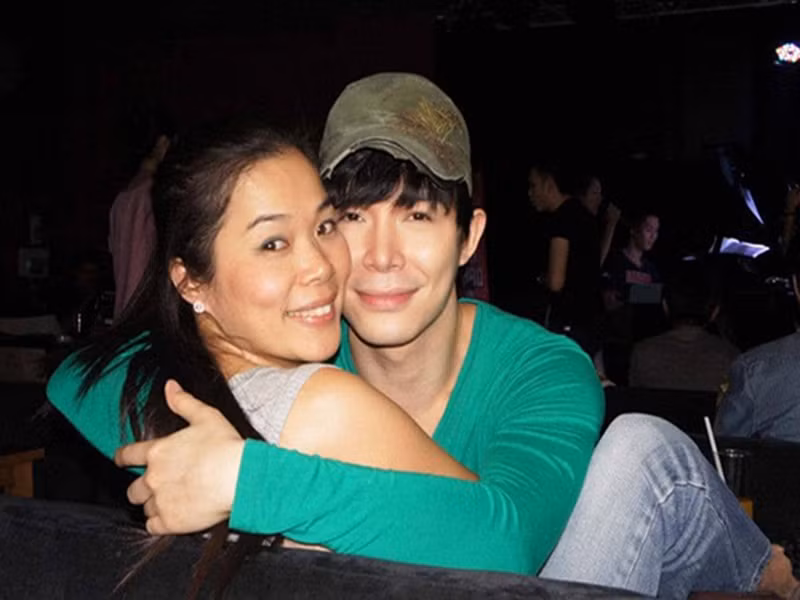 Mỹ Lệ thân thiết Nathan Lee thế nào... khuyên đàn em ngưng quậy? My Le than thiet Nathan Lee the nao... khuyen dan em ngung quay?