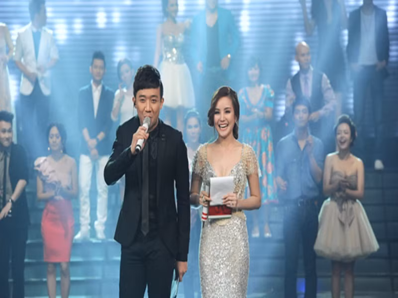 Trước động thái của Trấn Thành, Vy Oanh viết đầy ẩn ý: "Ai sống như thế nào? Ai đúng? Ai sai? Thời gian sẽ trả lời tất cả!”. Rất đúng, rất chí lý. Thời gian còn dài mà, khoan vội phán xét". Ảnh: Yan