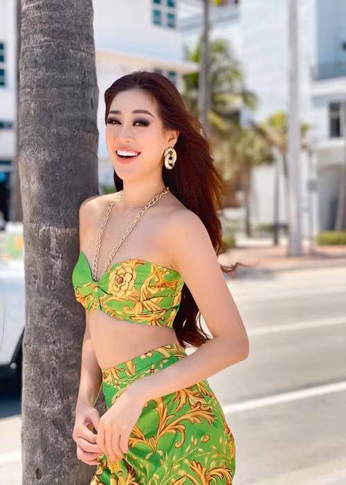 Khánh Vân dành thời gian thư giãn sau chung kết. Trong ngày cuối cùng Miami, cô xuống phố.
