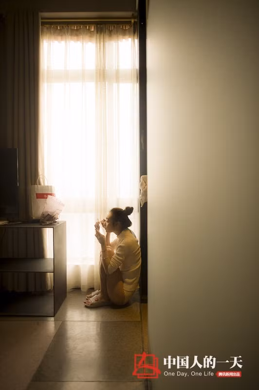 Nữ sinh của học viện Hồ Nam luôn là tâm điểm tuyển dụng cho tất cả các công ty hàng không Trung Quốc. Chính vì vậy, để yêu một nữ sinh của trường không phải là điều dễ dàng với đám thanh niên.