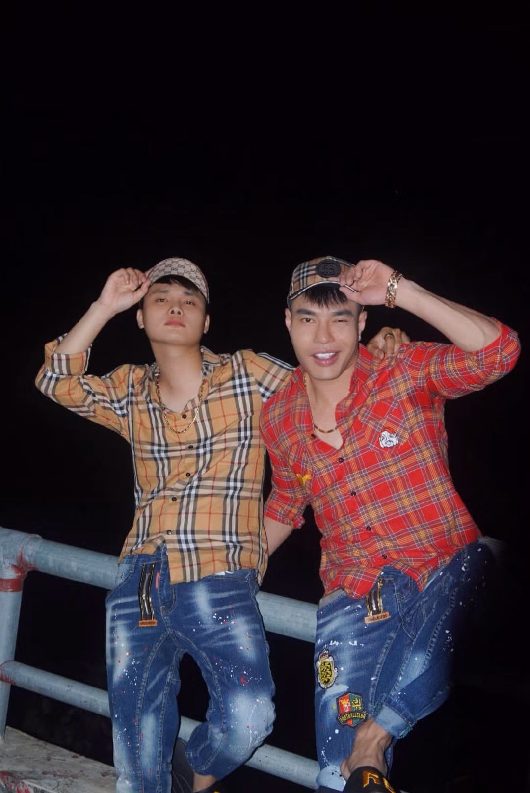Thời gian gần đây, giao diện "boy phố" "girl phố" được rất nhiều người nổi tiếng hưởng ứng. (Ảnh: FBNV)