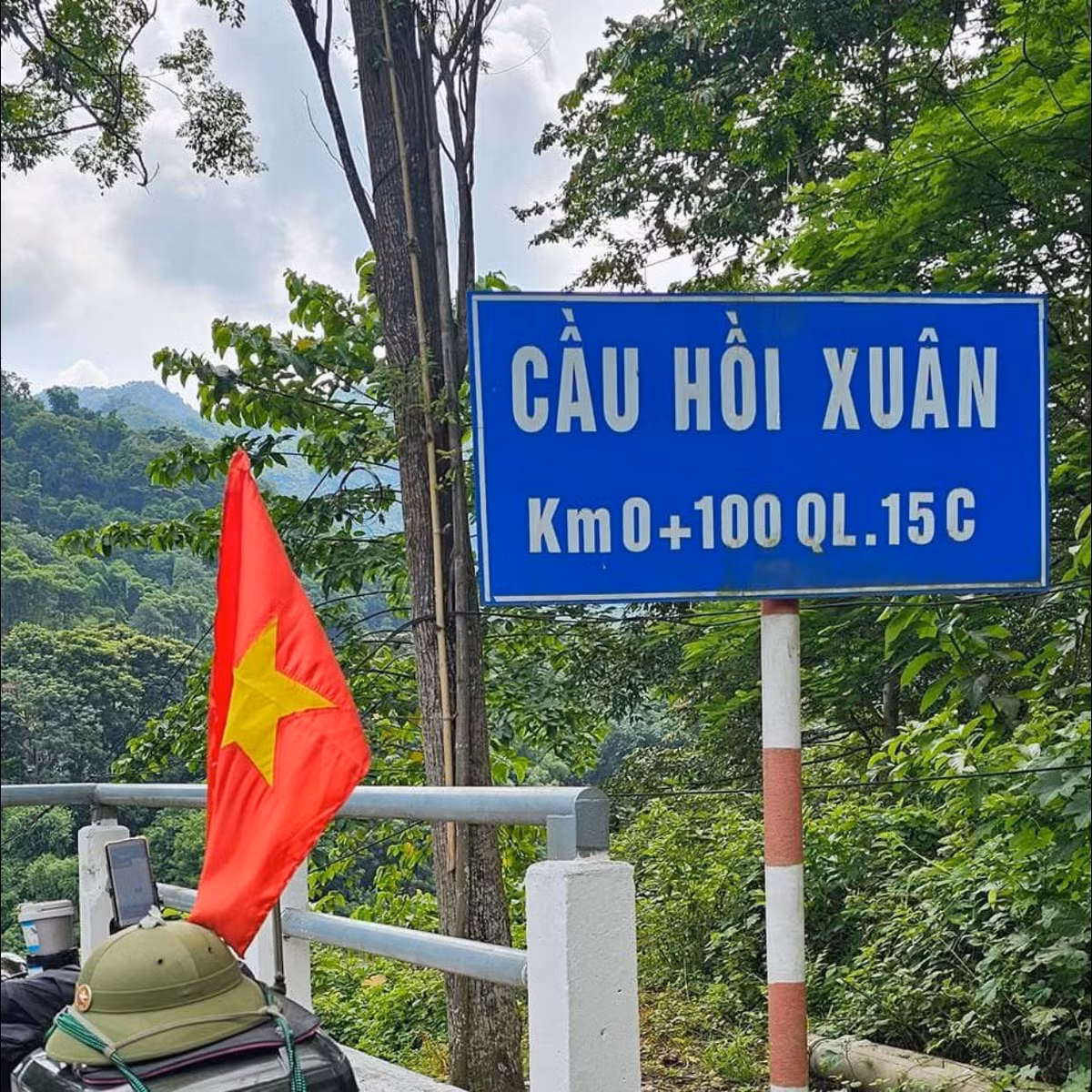 Cây cầu khiến nhiều người đọc tên phải đỏ mặt.