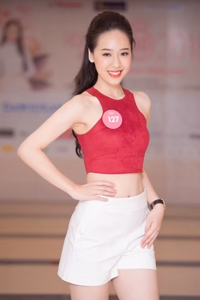 Hà My còn thử sức với nhiều cuộc thi sắc đẹp, từng lọt Top 15 Hoa hậu Việt Nam 2018 và trở thành Hoa khôi Báo chí 2019.