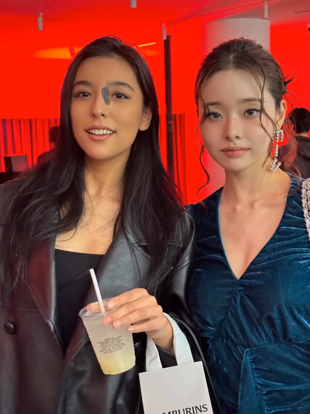 Hiện tại, tài khoản Douyin (TikTok ở Trung Quốc) của Mire đang có 341k người theo dõi và 5,6 triệu lượt yêu thích.