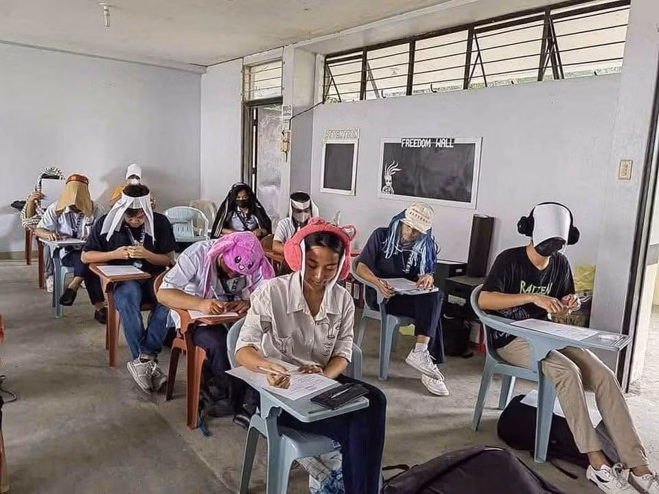 Thực tế ý tưởng “mũ chống gian lận” đã được sử dụng ở Thái Lan vài năm trước đây. (Ảnh: Facebook)