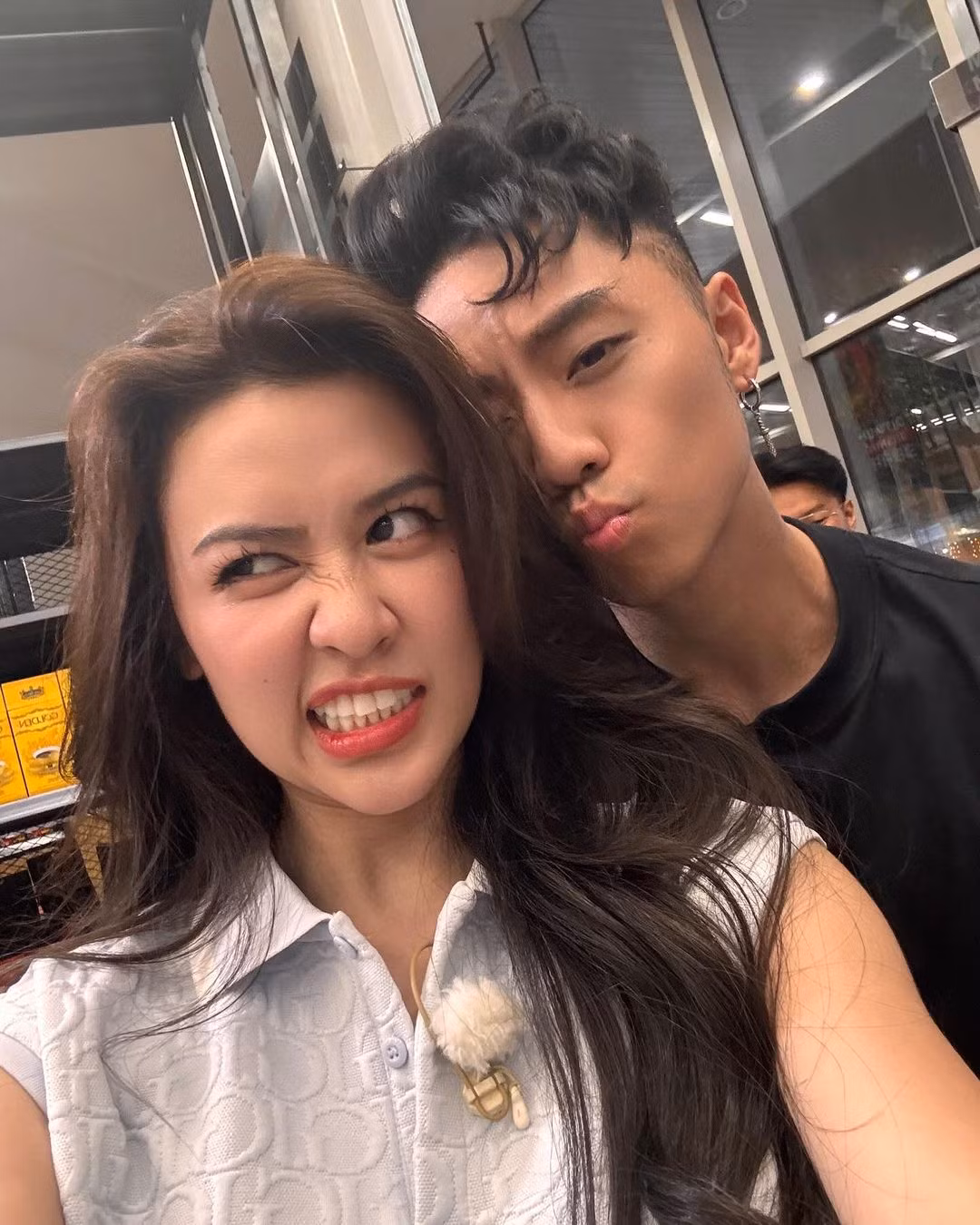 Trước nhiều lời bàn tán về chuyện "đường ai nấy đi", hay chỉ "tạo content", Quyên Qui mới đây đã lên tiếng chính thức với loạt ảnh đôi "tình bể bình" của cả 2 kèm những dòng chia sẻ.
