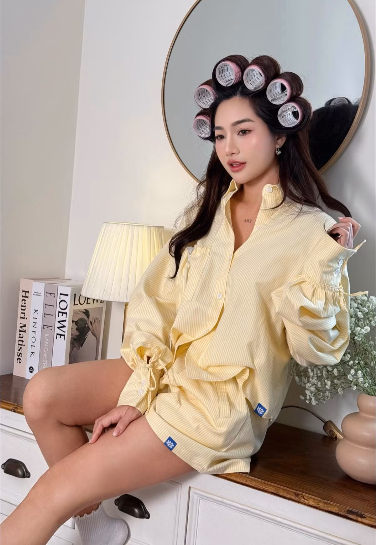 Còn về chuyện khoe đồ, Diệp nghĩ rằng ai cũng có quyền tự hào về những gì mà đã cố gắng để đạt được những thành tựu như vậy.