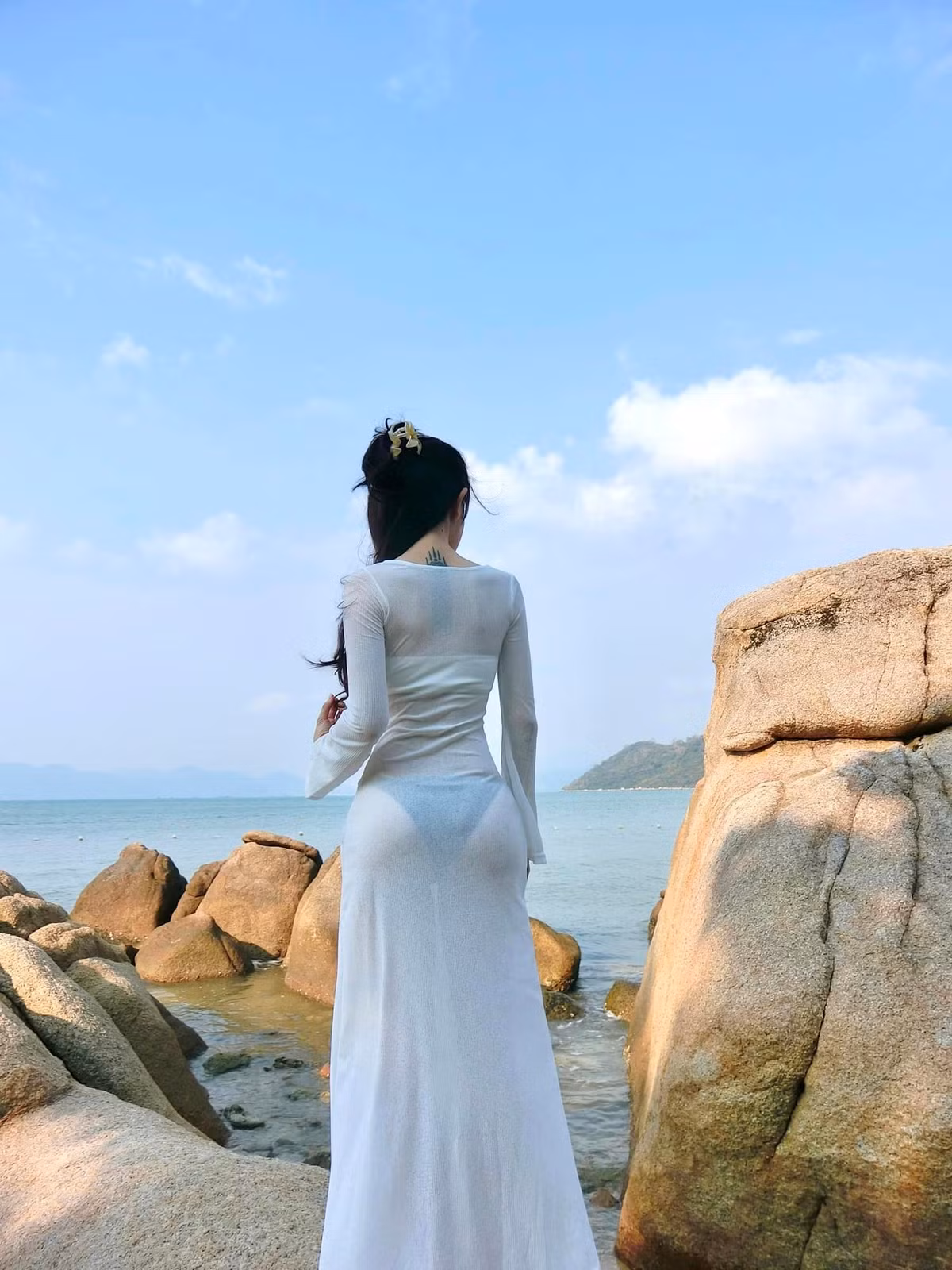 Nàng gymer khoe trọn đường cong tuyệt mỹ dù chẳng cần tạo dáng gì nhiều.