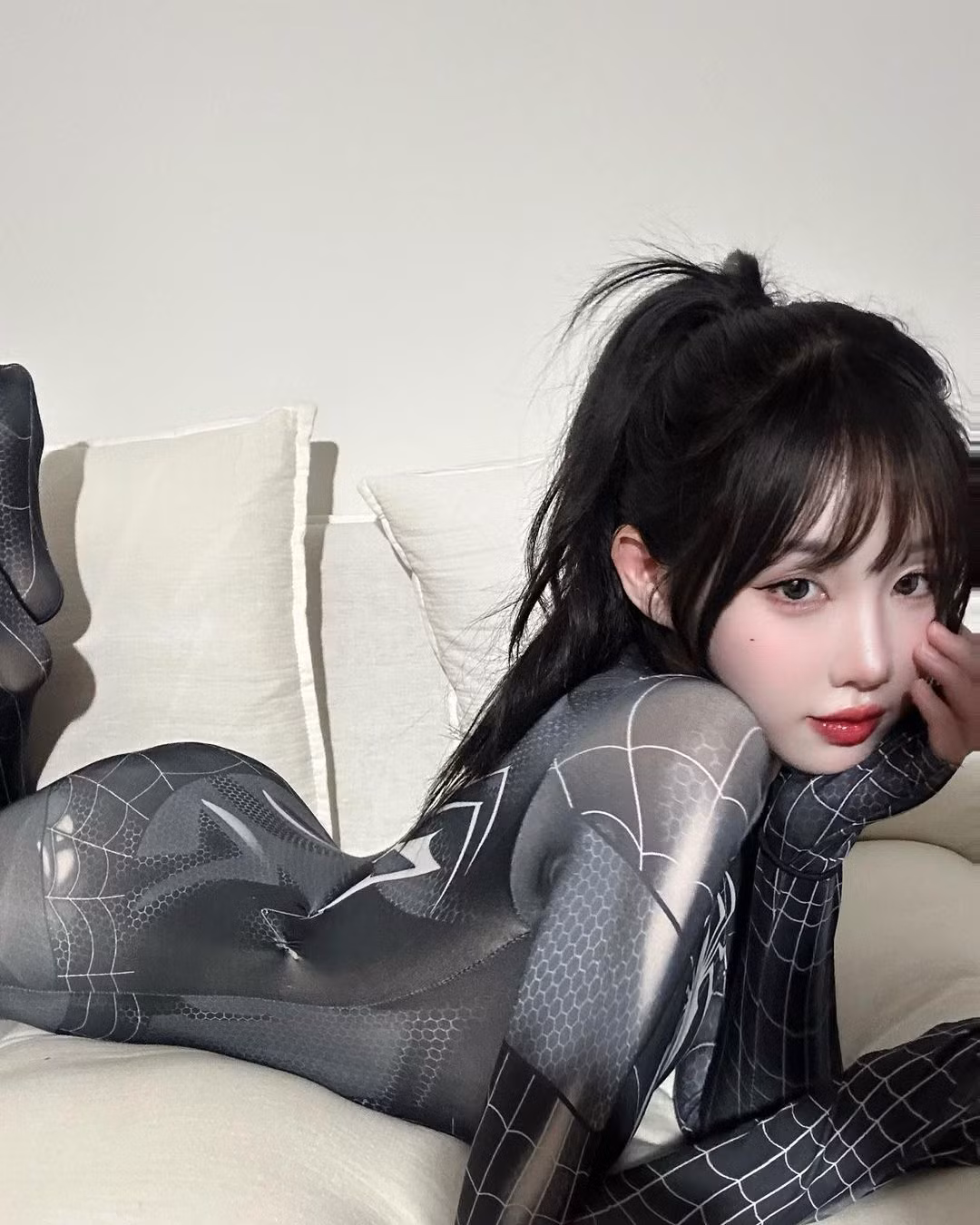 Woo Han Kyung rất để tâm đến vấn đề ăn uống. Cô nàng ít ăn đồ ăn nhanh và có chế độ ăn uống hợp lý.