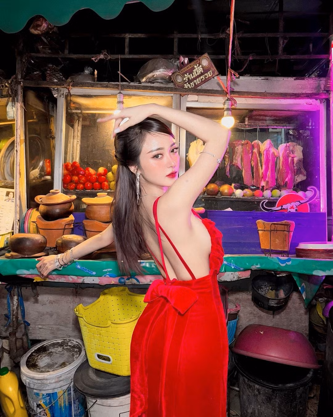 Hình ảnh của cô từng được lan truyền rộng rãi trên các diễn đàn Châu Á, đặc biệt được cộng đồng yêu mến.