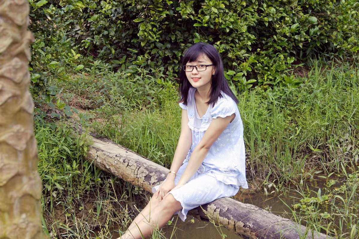 Vicky nhận nhiều lời khen bởi không chỉ có visual cực phẩm mà cách nói chuyện vui vẻ, hài hước của cô nàng khiến nhiều người xem u mê khó thoát.