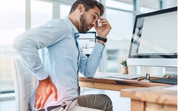 Trường hợp bệnh của anh Li (Trung Quốc) là ví dụ về việc dinh dưỡng không cân đối làm tăng nguy cơ mắc bệnh. Được biết, năm nay Li 32 tuổi, làm việc tại một công ty chuyên về internet. Mỗi ngày, Li đều nỗ lực làm việc nên sớm được đề bạt lên chức quản lý bộ phận. Ở vị trí mới, Li thường xuyên tiếp khách công ty. Những lúc này, anh sẽ chọn hải sản vì đây là thực phẩm giàu dinh dưỡng, lại thơm ngon rất hợp với các bữa tiệc. (Ảnh: Sohu)