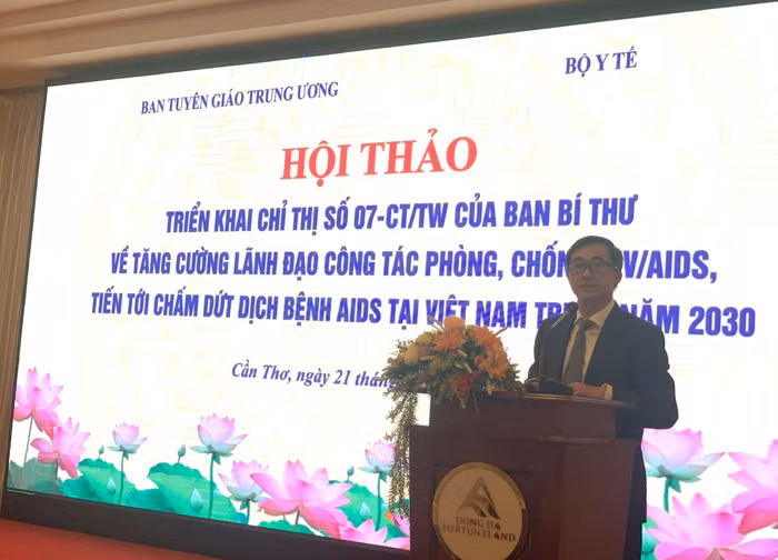 Day manh toan dien cong tac phong, chong HIV/AIDS