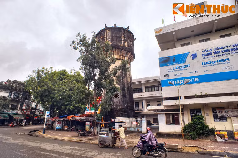 Trong suốt nhiều thế hệ, tháp nước Quảng Ngãi đã đóng vai trò một công trình mang tính điểm nhấn của phố thị Quảng Ngãi.