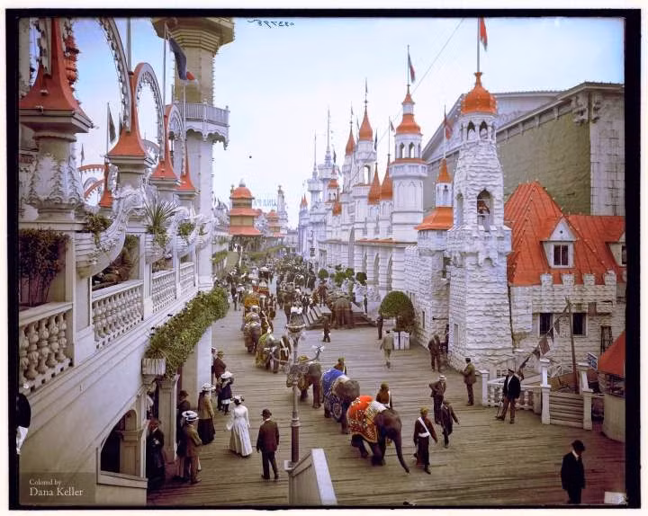 Khu giải trí trên đảo Coney, New York khoảng năm 1905. Ảnh: Imgur.