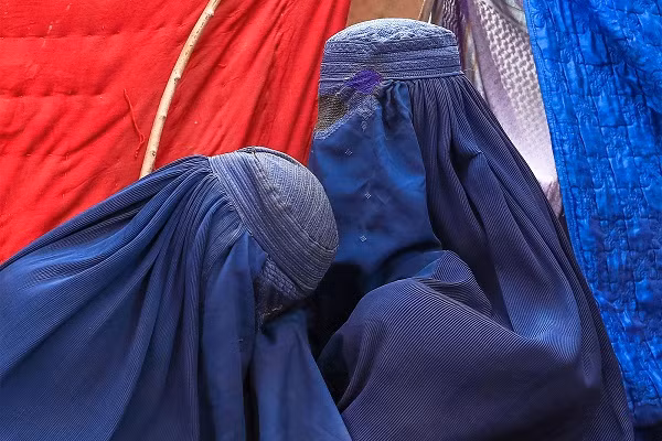 Taliban ban chet nguoi phu nu khong mac ao burqa tai Afghanistan