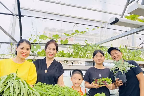 Lam vuon theo mo hinh Aquaponic, ca nha thoai mai huong trai ngot-Hinh-11