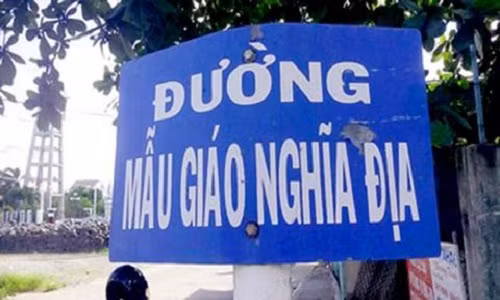 Một tấm biển đề tên đường phố độc đáo... khó có thể quên.