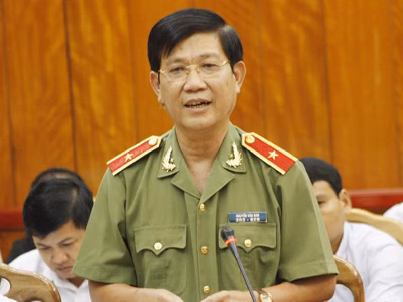 Tuần qua, Thủ tướng Chính phủ ký quyết định bổ nhiệm Thứ trưởng Bộ Công an và Thứ trưởng Bộ Y tế. Cụ thể, tại Quyết định 2255/QĐ-TTg, Thủ tướng Chính phủ bổ nhiệm Thiếu tướng Nguyễn Văn Sơn, Phó Tổng cục trưởng Tổng cục Chính trị Công an nhân dân, Bộ Công an giữ chức vụ Thứ trưởng Bộ Công an. Ảnh thiếu tướng Nguyễn Văn Sơn. Nguồn ảnh: Vietnamnet.