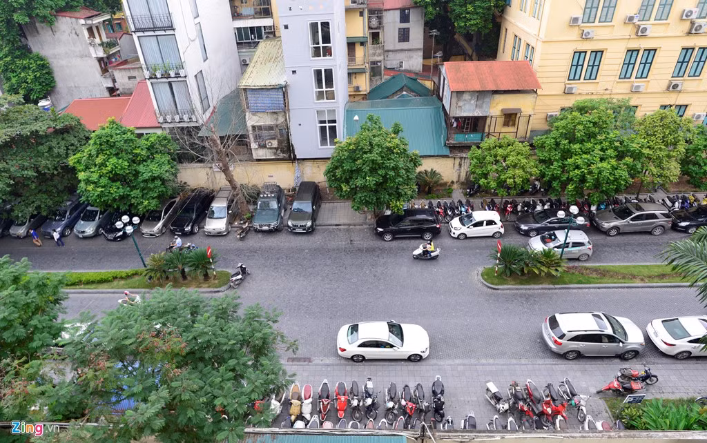 Hiện tại khu vực này đang là bãi đỗ xe do Sở Giao thông Vận tải Hà Nội cấp phép.