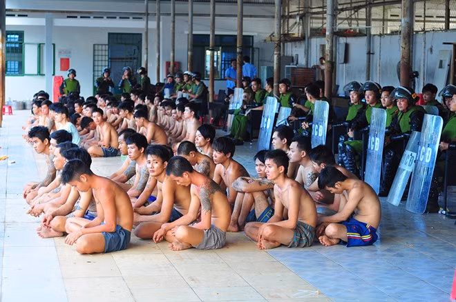 Đến ngày 7/11, theo thông tin trên Zing, lãnh đạo Trung tâm cai nghiện ma túy Đồng Nai cho biết lực lượng chức năng đã đưa được 60/163 học viên trốn trại trở lại trung tâm. Nguồn ảnh: Zing.