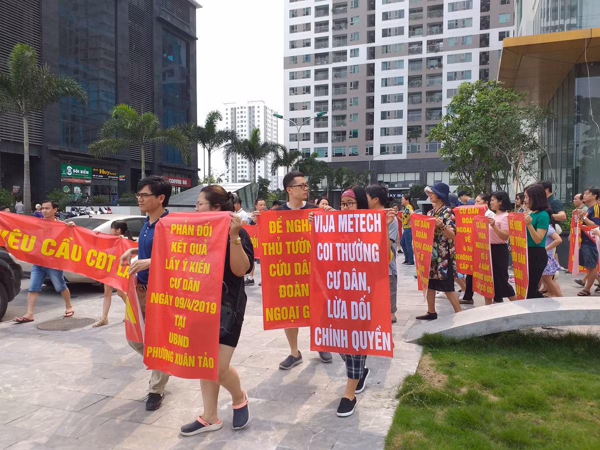 Cũng theo bà Thái, cư dân nơi đây mong muốn các cấp chính quyền xử lý đơn thư và phải thực hiện đúng theo cam kết.