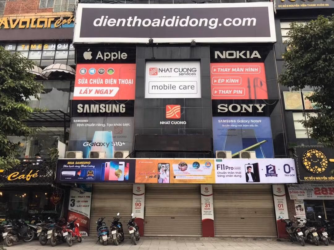 Các cửa hàng của Nhật Cường mobile tại Hà Nội đồng loạt đóng cửa.