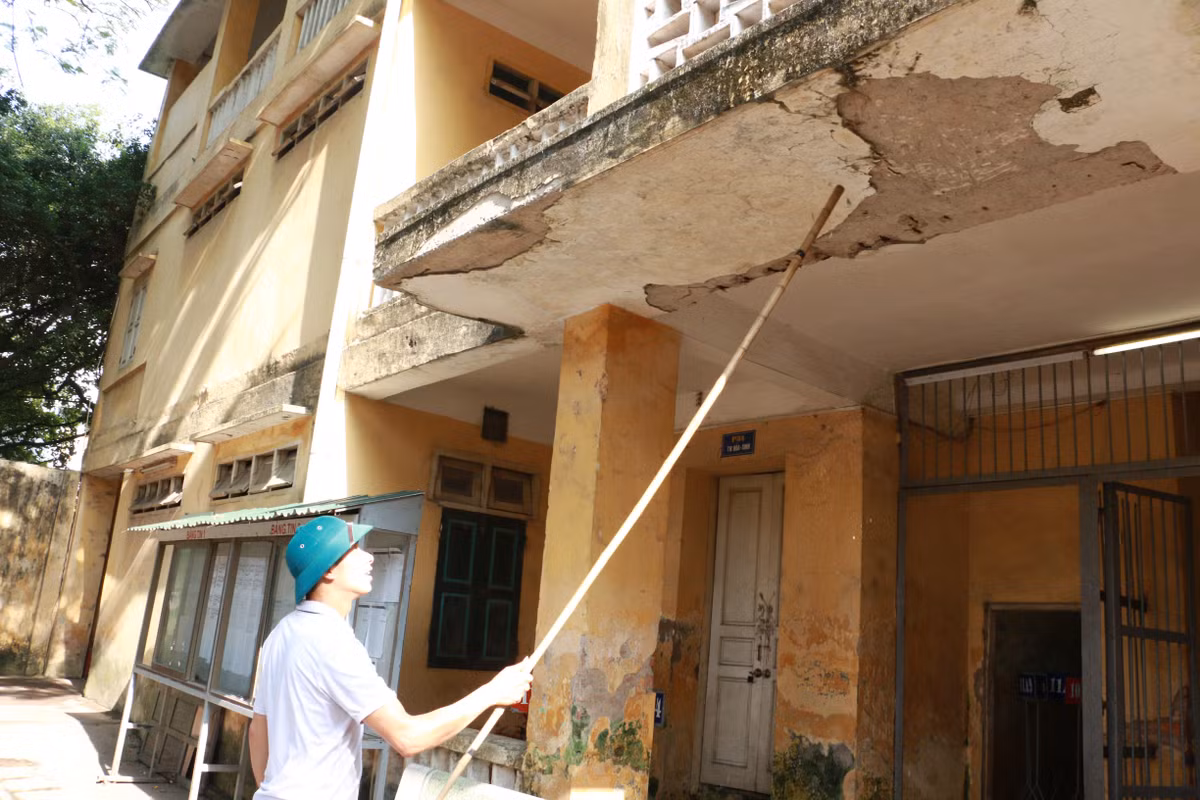 Trường THPT Trương Định đang cố gắng đảm bảo tiến trình dạy và học để chuẩn bị cho kỳ thi THPT Quốc gia đang đến gần.