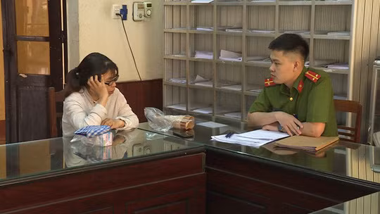 Trieu tap co gai tung tin bat thieu uy hinh su vu co gai giao ga Dien Bien