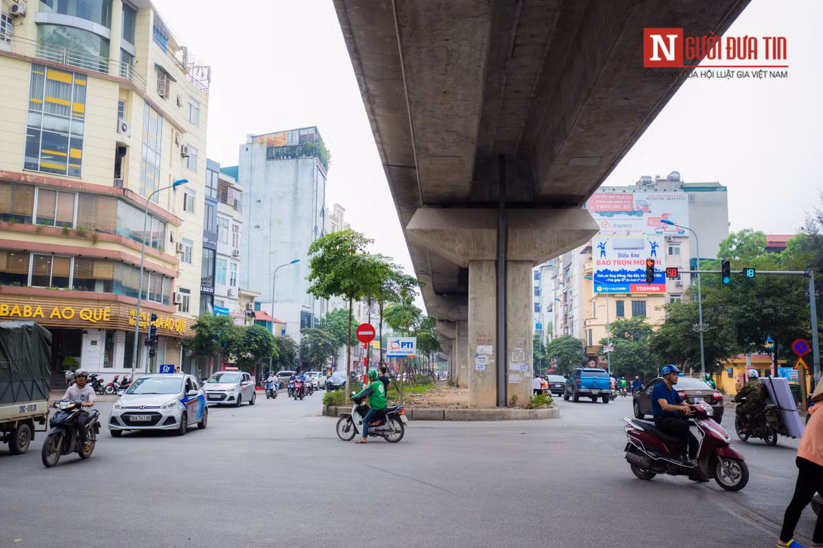 Đường Yên Lãng - Hoàng Cầu là một trong những "điểm nóng" giao thông giờ tan tầm
