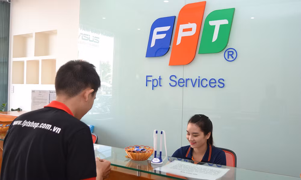 Apple vừa thay đổi chính sách bảo hành từ ngày 31/7. Theo đó, các dịch vụ sửa chữa ủy quyền của Apple tại Việt Nam (Thakral One, Futureworld, iService, FPT Service, NMS macsaigon và eDigi) sẽ từ chối bảo hành đối với các thiết bị Apple nếu khách hàng không mang hóa đơn mua bán chính hãng đi kèm.