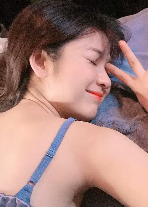 Hình ảnh gợi cảm hiếm hoi của nữ diễn viên phim "Tiếng sét trong mưa".
